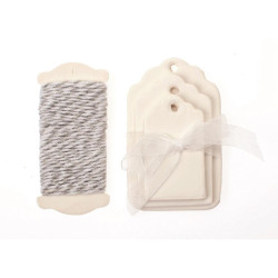 Papieren labels met koord white