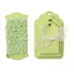Papieren labels met koord light green